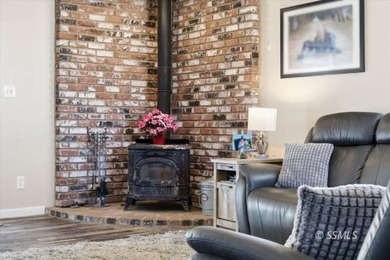 Beautifully updated 3-bedroom, 2-bath family home designed for - photo 22