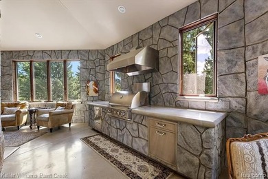A masterclass in Old World grandeur and absolute privacy, this - photo 34