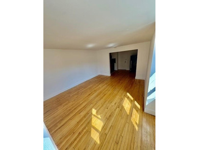 Introducing a beautiful studio unit in the heart of Bay Ridge!