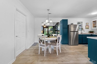Welcome to this beautifully remodeled home, perfectly nestled - photo 9
