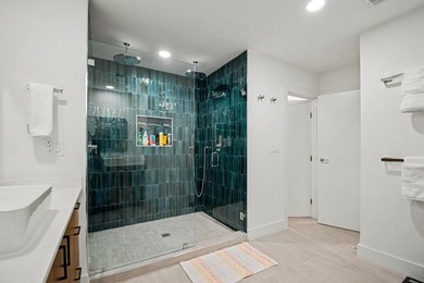 Welcome to this beautifully renovated 5BR/3.5BA home plus - photo 35