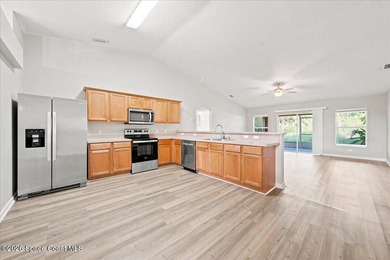 Roof replaced in 2022. Oversized 4-bedroom home with concrete - photo 6