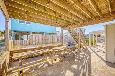 An original Pensacola Beach bungalow! Charming cottage. Vintage - photo 8