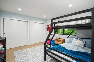 Welcome to this beautifully renovated 5BR/3.5BA home plus - photo 42