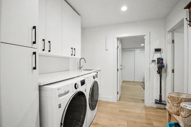 Welcome to this beautifully renovated 5BR/3.5BA home plus - photo 50