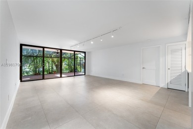 Fully Renovated 3-Bedroom, 2-Bathroom Lanai Unit in Key - photo 2