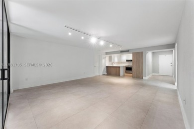 Fully Renovated 3-Bedroom, 2-Bathroom Lanai Unit in Key - photo 3