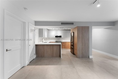 Fully Renovated 3-Bedroom, 2-Bathroom Lanai Unit in Key - photo 5