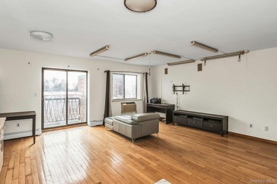 Prime Flushing! Top floor, corner southwest exposure. Spacious 2 - photo 12