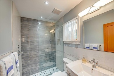 Stunning Custom 4,000 Sq. Ft. Builder's Home in Southdown - photo 14
