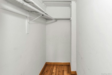 Prime Flushing! Top floor, corner southwest exposure. Spacious 2 - photo 15