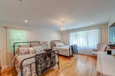 Stunning Custom 4,000 Sq. Ft. Builder's Home in Southdown - photo 15