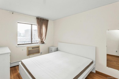 Prime Flushing! Top floor, corner southwest exposure. Spacious 2 - photo 17