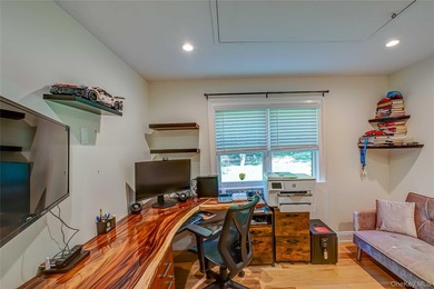 Stunning Custom 4,000 Sq. Ft. Builder's Home in Southdown - photo 18