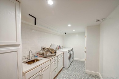 Stunning Custom 4,000 Sq. Ft. Builder's Home in Southdown - photo 26