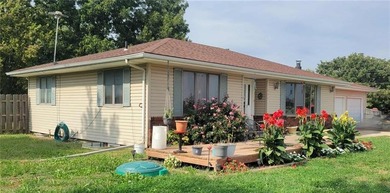 Haydens Lake Home For Sale in Garnett Kansas