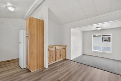 This recently remodeled 3 Bedroom, 2 Bath manufactured home is - photo 6