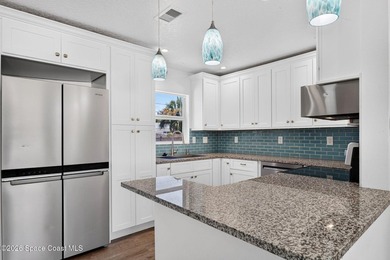 Enjoy the best of coastal living in this versatile newly - photo 2