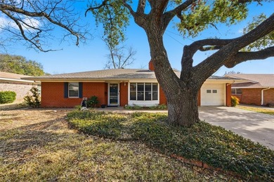 Lake Waco Home For Sale in Waco Texas