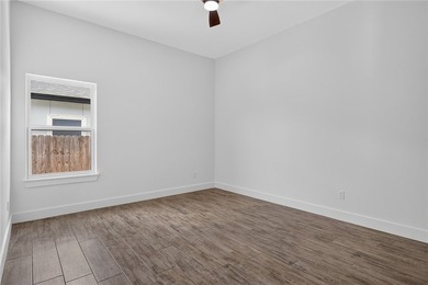 Built by a designer-focused builder known for creating - photo 30