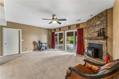 Enjoy peaceful country living in this spacious 4-bedroom, 3 - photo 34
