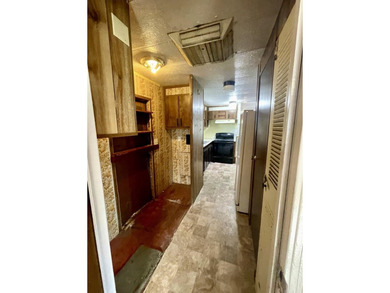 3 Bed, 2 Bath manufactured home with great potential - photo 5
