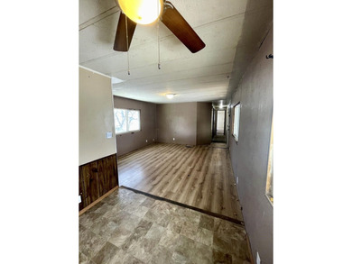 3 Bed, 2 Bath manufactured home with great potential - photo 7