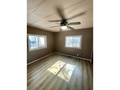 3 Bed, 2 Bath manufactured home with great potential - photo 9