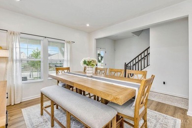 Beautiful, trendy 1 yr old home with curb appeal and a fenced - photo 4