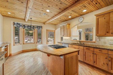 Lovely mountain home with beautiful views including the - photo 11