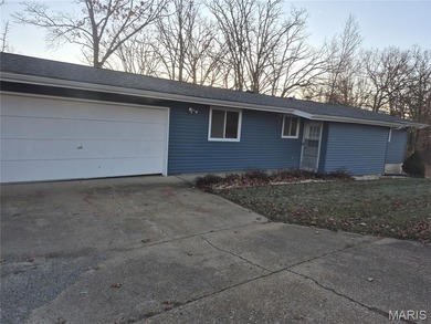 Lac Carmel Home Sale Pending in Bonne Terre Missouri