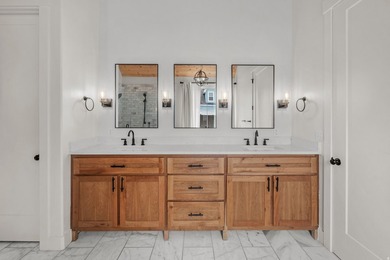 Beautiful newer home on a large lot with numerous custom - photo 18