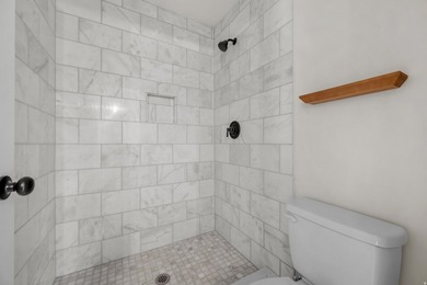 Beautiful newer home on a large lot with numerous custom - photo 27