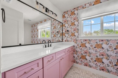 Beautiful newer home on a large lot with numerous custom - photo 31