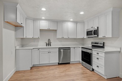 Beautiful newer home on a large lot with numerous custom - photo 37