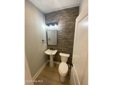Exceptional new construction built by excellent local builder - photo 4