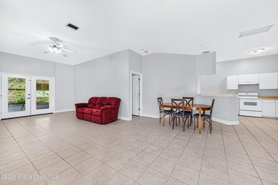 Welcome to this duplex w/soaring ceilings in the gated community - photo 7