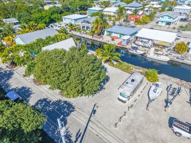 Nestled in the heart of Big Pine Key, this charming A-frame home - photo 37