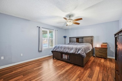 Beautifully appointed 4 bedroom and 2.5 bath Shalimar home - photo 13