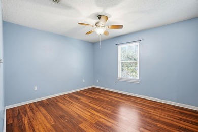 Beautifully appointed 4 bedroom and 2.5 bath Shalimar home - photo 23
