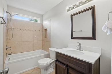 Beautifully appointed 4 bedroom and 2.5 bath Shalimar home - photo 27