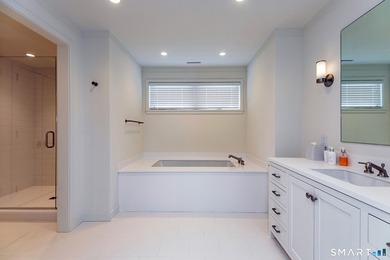 On Top of the World. Unparalleled Estate with complete privacy - photo 33