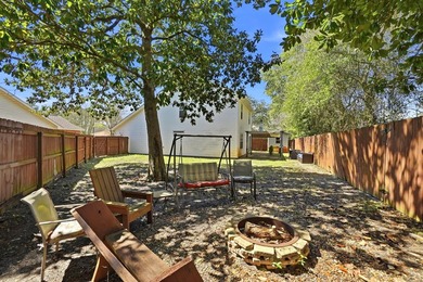 Beautifully appointed 4 bedroom and 2.5 bath Shalimar home - photo 36