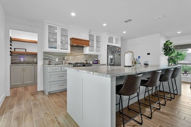 This home will take your breath away! From the high-end finishes - photo 9