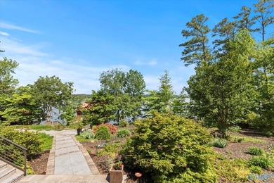 Amazing architect-designed waterfront home w/ 2 slip boathouse - photo 42