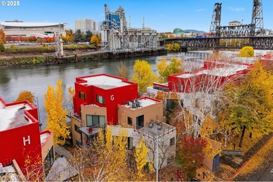 Lake Condo For Sale in Portland, Oregon