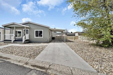 Welcome to effortless living in a desirable Boise area with easy - photo 3