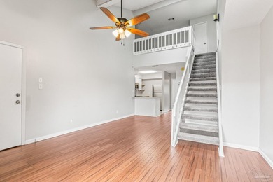 Rare find alert! Arguably the best location in the entire - photo 4