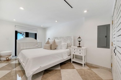 Discover a luxurious oceanfront haven on Duck Key, Florida - photo 31