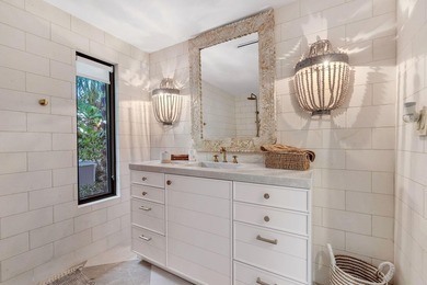 Discover a luxurious oceanfront haven on Duck Key, Florida - photo 36